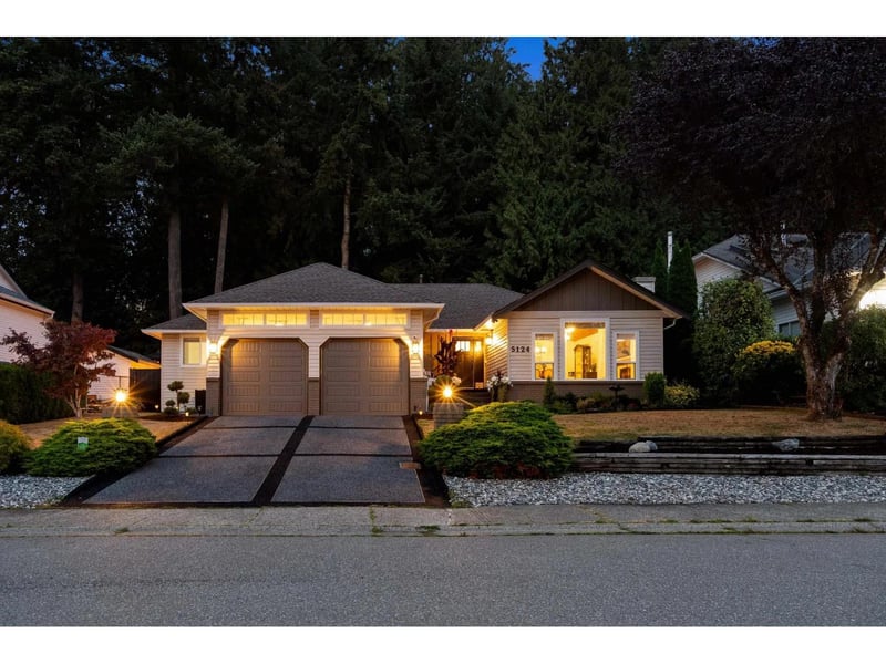 5124 219A Street, Langley, British Columbia, V3A8P8, Langley, British Columbia — photo 1 of 5
