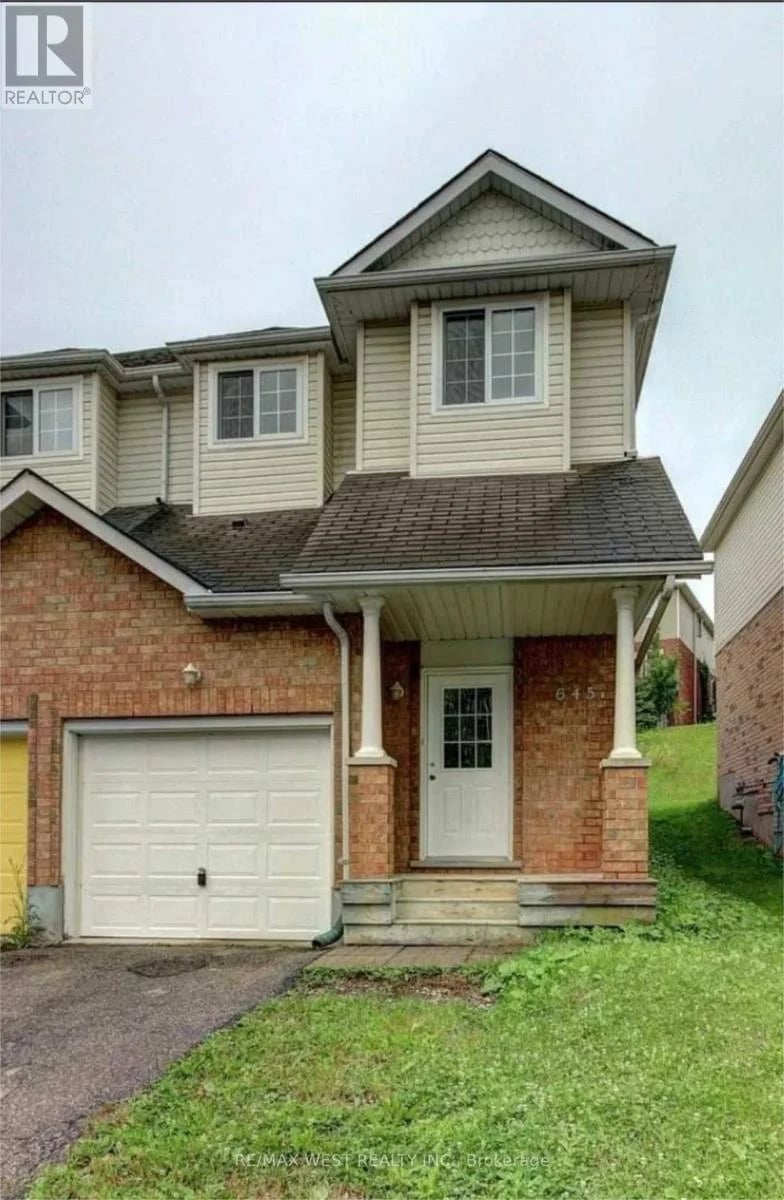 645B Basswood Street, Waterloo, Ontario, N2V2K8, Waterloo, Ontario — photo 1 of 5