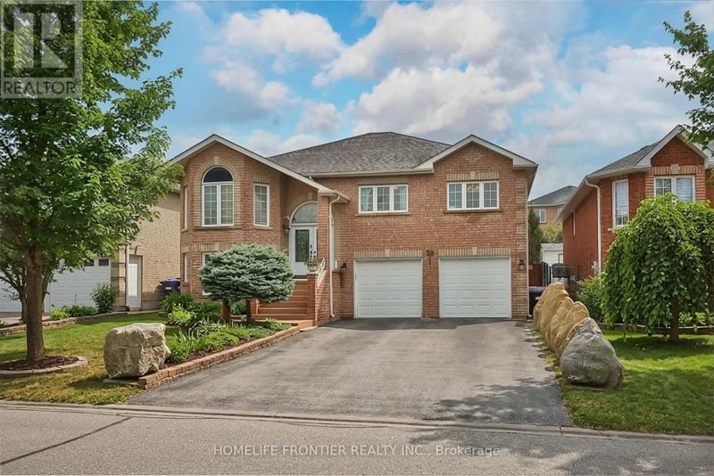 30 Saint Avenue, Bradford West Gwillimbury (Bradford), Ontario, L3Z3E6, Bradford West Gwillimbury (Bradford), Ontario — photo 1 of 5