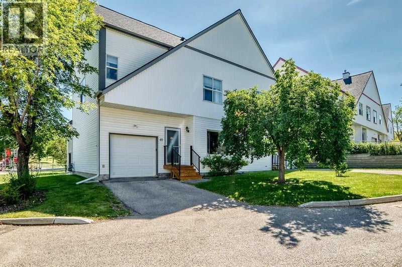 200 Hidden Hills Terrace Northwest, Calgary, Alberta, T3A6E8, Calgary, Alberta — photo 1 of 5
