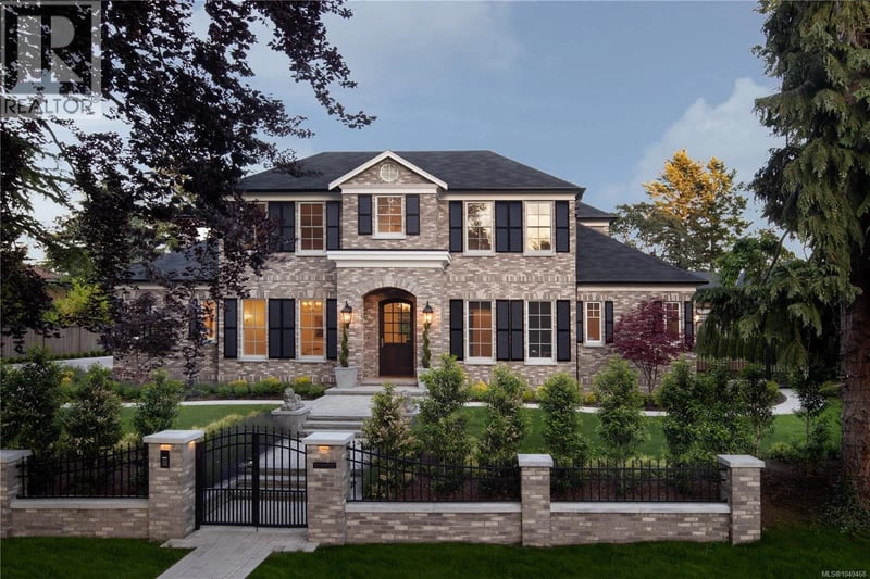 3085 Southdowne Road, Oak Bay, British Columbia, V8R6H3, Oak Bay, British Columbia — photo 1 of 5