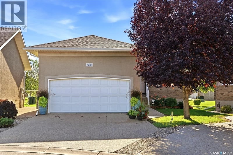 2219 Gardiner PLACE, Regina, Saskatchewan, S4V1G4, Regina, Saskatchewan — photo 1 of 5