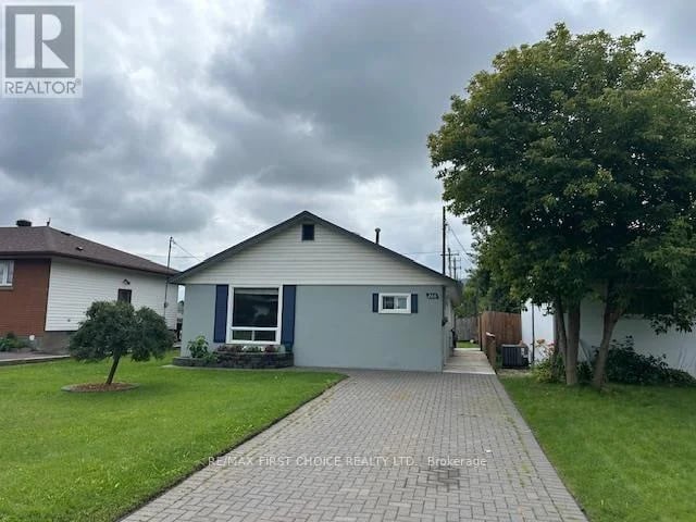 208 Gordon Street, Thunder Bay (Green Acres), Ontario, P7E4T3, Thunder Bay (Green Acres), Ontario — photo 1 of 5