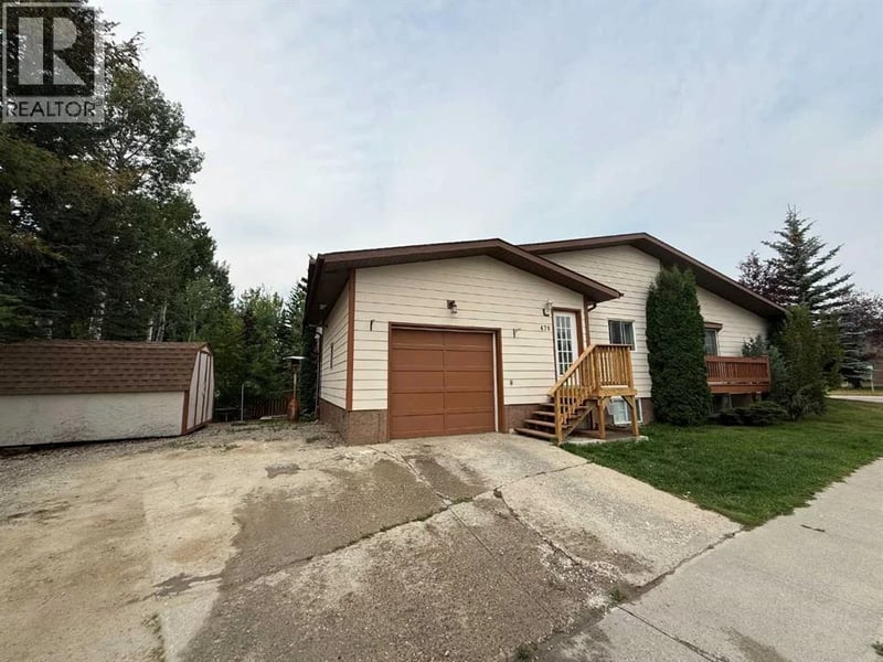 470 Collinge Road, Hinton, Alberta, T7V1K6, Hinton, Alberta — photo 1 of 5