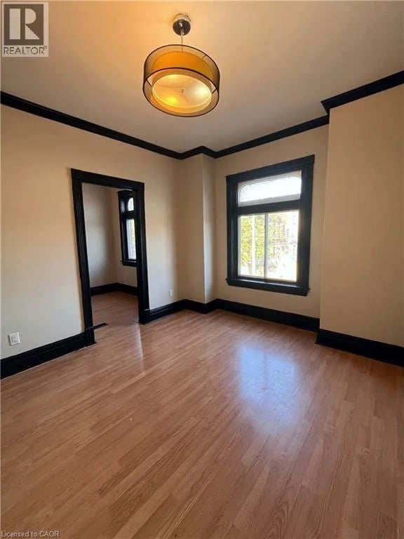 #3 169 WENTWORTH Street North, Hamilton, Ontario, L8L5V6, Hamilton, Ontario — photo 1 of 5