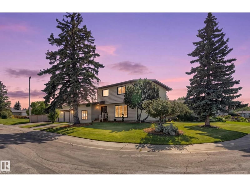 9328 168 ST NW, Edmonton, Alberta, T5R2W3, Edmonton, Alberta — photo 1 of 5