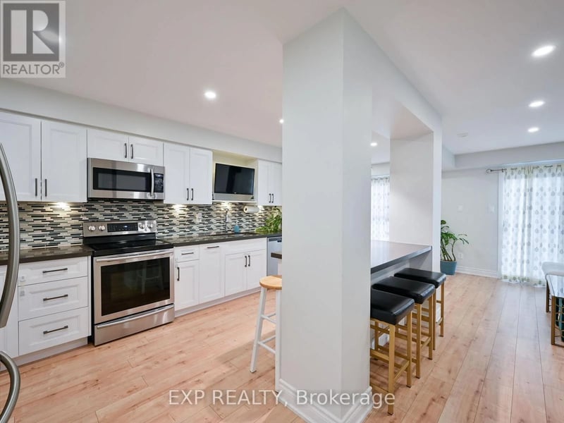 #64 3351 Hornbeam Crescent North, Mississauga (Erin Mills), Ontario, L5L3Z8, Mississauga (Erin Mills), Ontario — photo 1 of 5