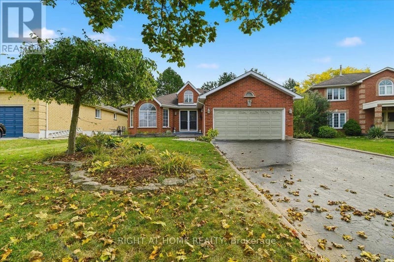5 St John's Court, Uxbridge, Ontario, L9P1M3, Uxbridge, Ontario — photo 1 of 5