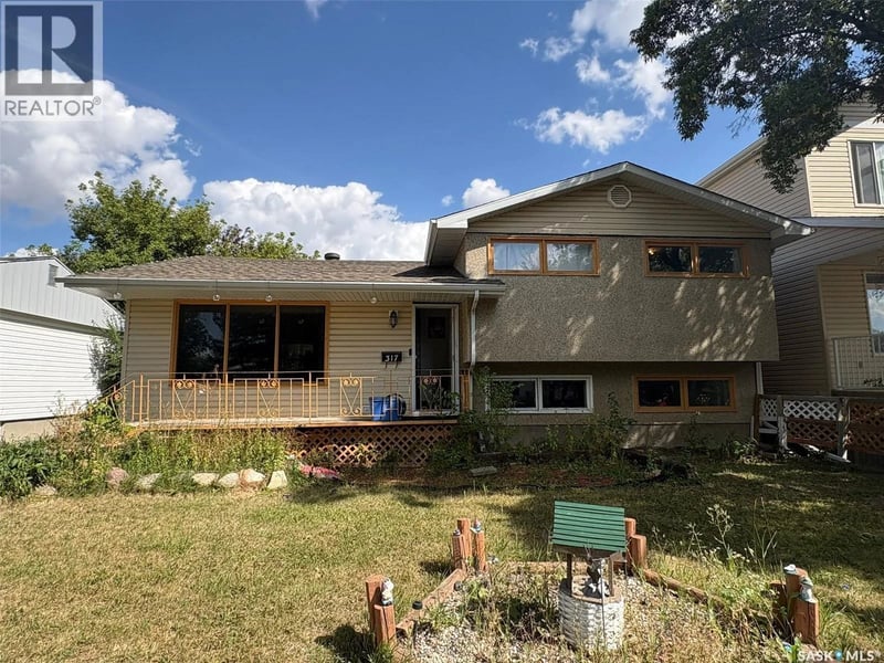 317 HALIFAX STREET, Regina, Saskatchewan, S4R1T1, Regina, Saskatchewan — photo 1 of 5