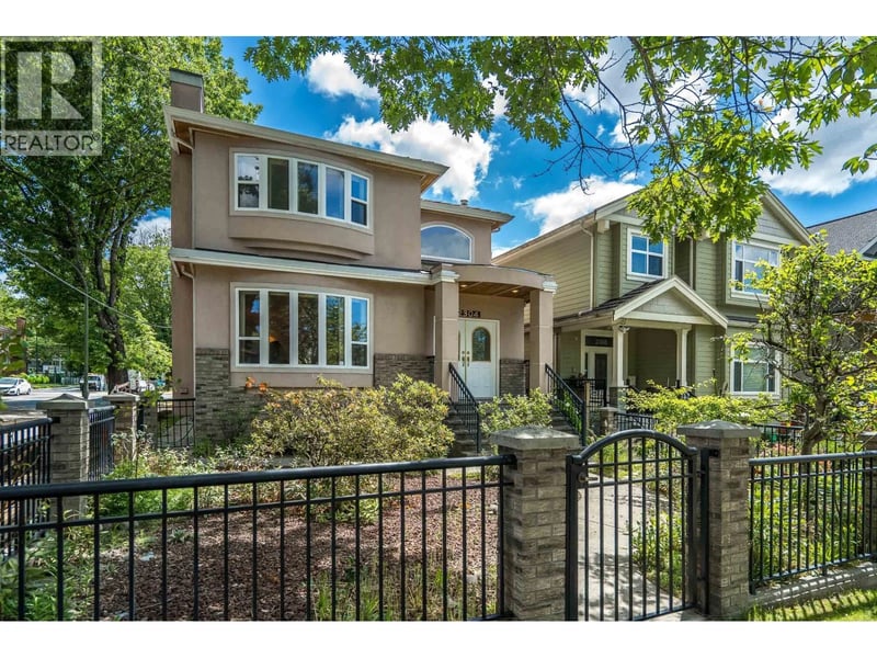 2304 GARDEN Drive, Vancouver, British Columbia, V5N4X3, Vancouver, British Columbia — photo 1 of 5