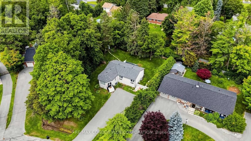 20 Southwood Crescent, Georgina (Sutton & Jackson's Point), Ontario, L0E1R0, Georgina (Sutton & Jackson's Point), Ontario — photo 1 of 5