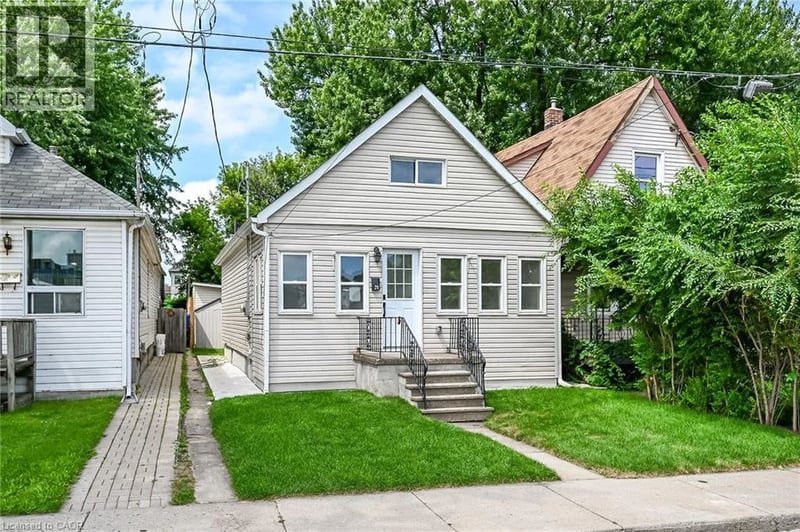 29 MCKINSTRY Street, Hamilton, Ontario, L8L6C2, Hamilton, Ontario — photo 1 of 5