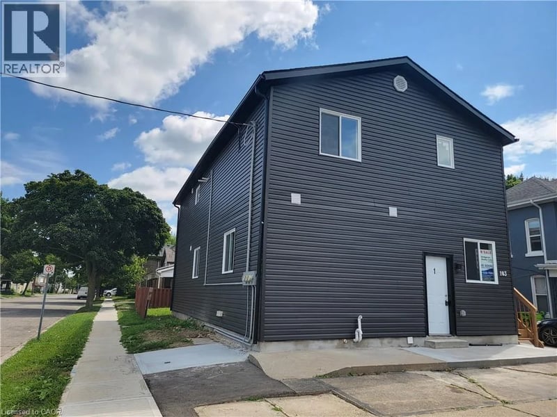 103 PEEL Street, Brantford, Ontario, N3S5M3, Brantford, Ontario — photo 1 of 5