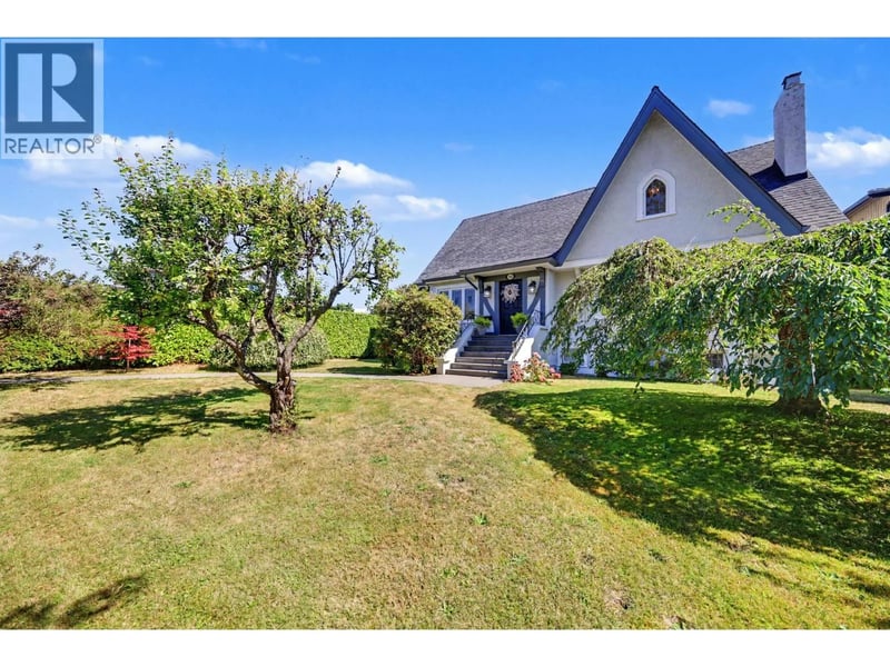 952 GRAND Boulevard, North Vancouver, British Columbia, V7L3W8, North Vancouver, British Columbia — photo 1 of 5