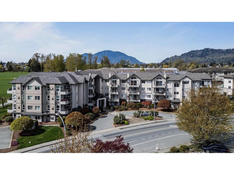 #304 45520 KNIGHT Road, Chilliwack, British Columbia, V2R3Z2, Chilliwack, British Columbia — photo 1 of 5