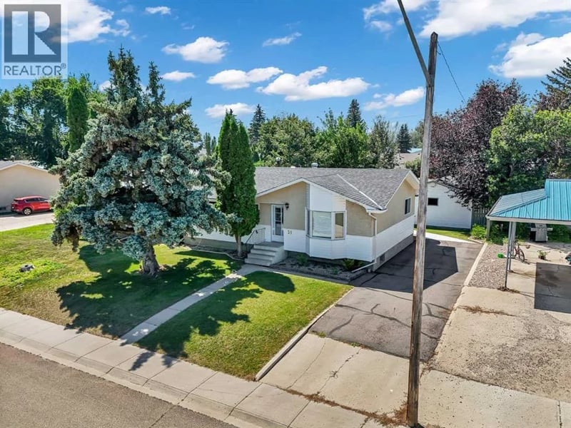 31 8 Street West, Brooks, Alberta, T1R0B5, Brooks, Alberta — photo 1 of 5