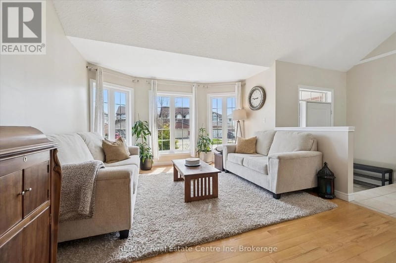 556 Black Street, Centre Wellington (Fergus), Ontario, N1M0A3, Centre Wellington (Fergus), Ontario — photo 1 of 5