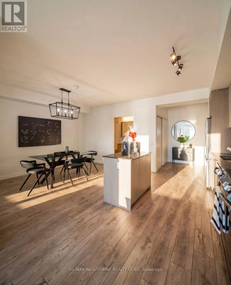 #B0614 133 Bronte Road, Oakville (BR Bronte), Ontario, L6L3C1, Oakville (BR Bronte), Ontario — photo 1 of 5