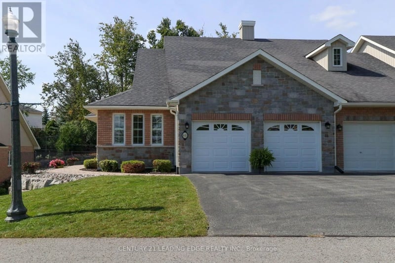 #100 61 Village Crescent, Peterborough (Otonabee Ward 1), Ontario, K9J0A9, Peterborough (Otonabee Ward 1), Ontario — photo 1 of 5