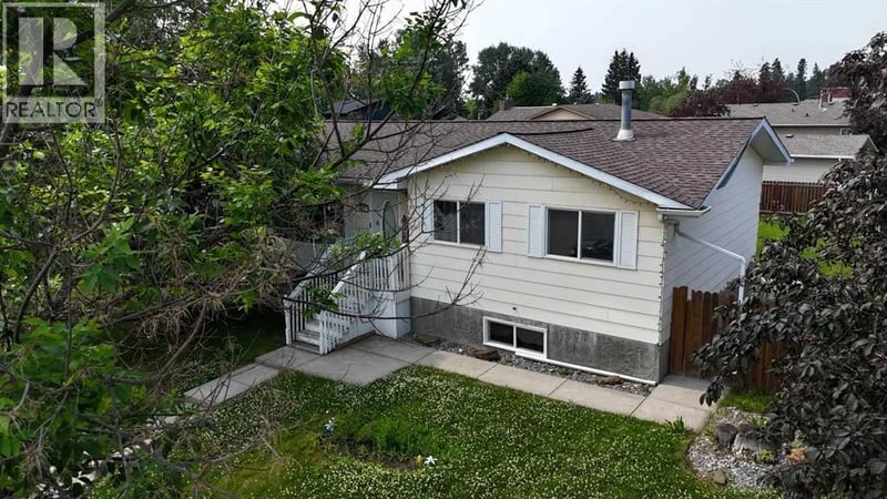 1402 Edson Drive, Edson, Alberta, T7E1H6, Edson, Alberta — photo 1 of 5