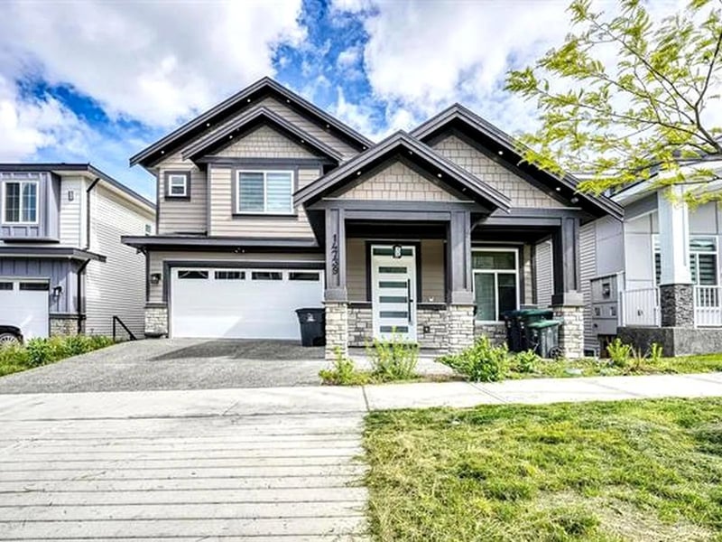 14739 62 Avenue, Surrey, British Columbia, V3S6N4, Surrey, British Columbia — photo 1 of 5