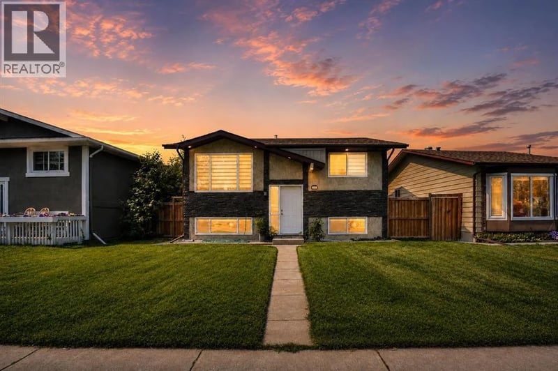 115 Abingdon Crescent Northeast, Calgary, Alberta, T2A6W8, Calgary, Alberta — photo 1 of 5