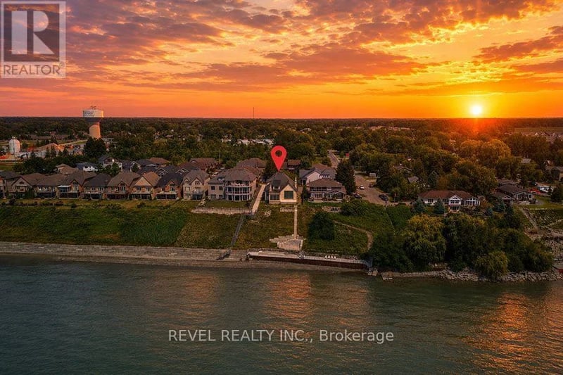 51 Woodhouse Avenue, Norfolk (Port Dover), Ontario, N0A1N8, Norfolk (Port Dover), Ontario — photo 1 of 5