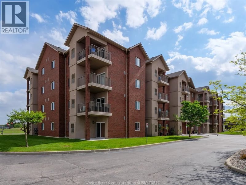 #406 2650 SANDWICH WEST Parkway, LaSalle, Ontario, N9H0A7, LaSalle, Ontario — photo 1 of 5