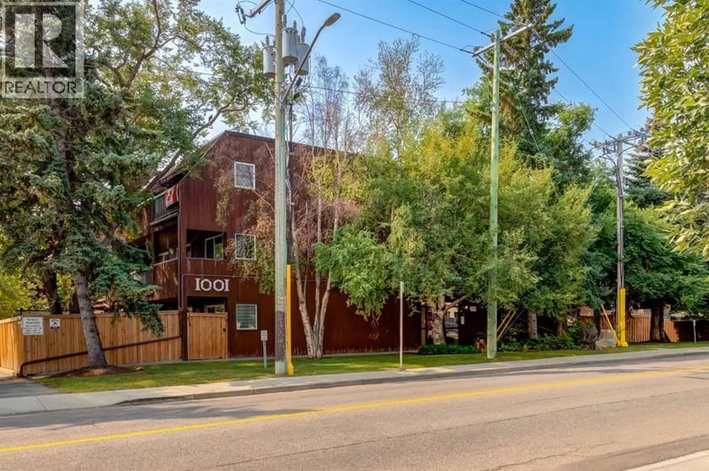 1001 68 Avenue Southwest, Calgary, Alberta, T2V4X1, Calgary, Alberta — photo 1 of 5