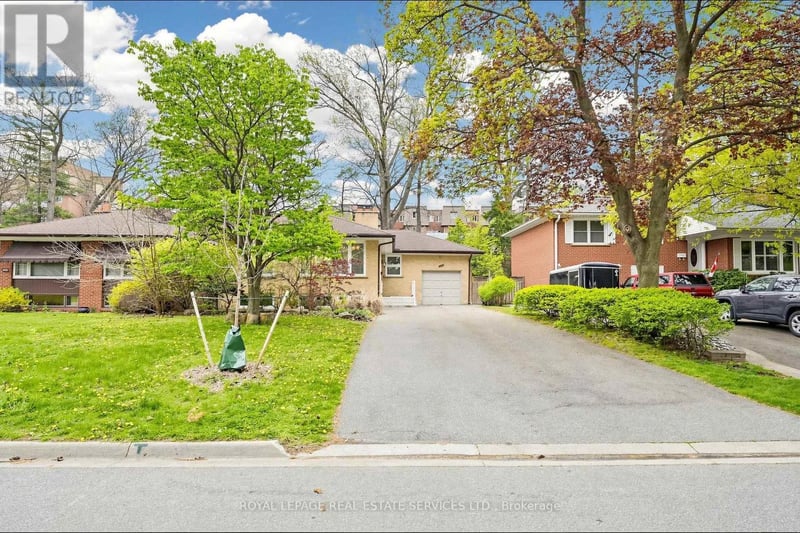 3009 O'Hagan Drive, Mississauga (Erindale), Ontario, L5C2C4, Mississauga (Erindale), Ontario — photo 1 of 5