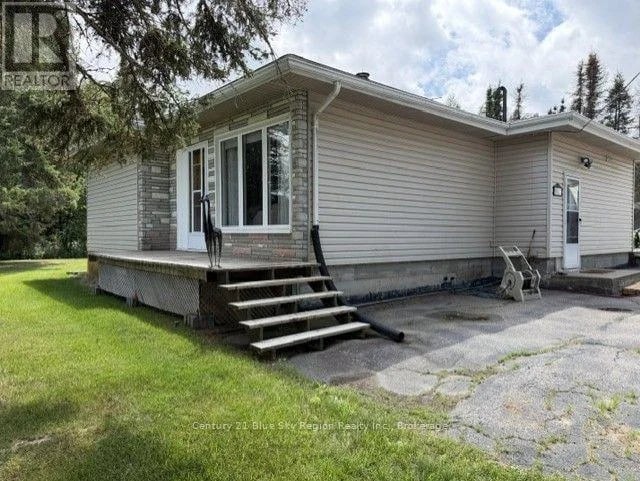 5377 Highway 11 N, North Bay (College Heights), Ontario, P1B8G3, North Bay (College Heights), Ontario — photo 1 of 5