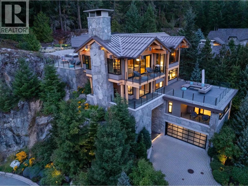 7465 TREETOP Lane, Whistler, British Columbia, V8E0E9, Whistler, British Columbia — photo 1 of 5