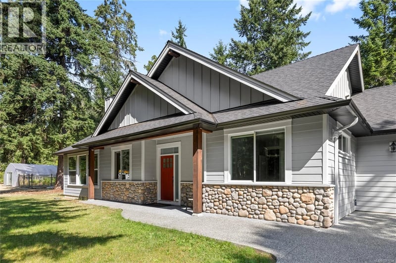 480 Oakdowne Road, Qualicum Beach, British Columbia, V9K2G1, Qualicum Beach, British Columbia — photo 1 of 5