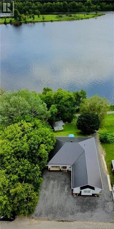 136 Richmond Street, Woodstock, New Brunswick, E7M2P2, Woodstock, New Brunswick — photo 1 of 5