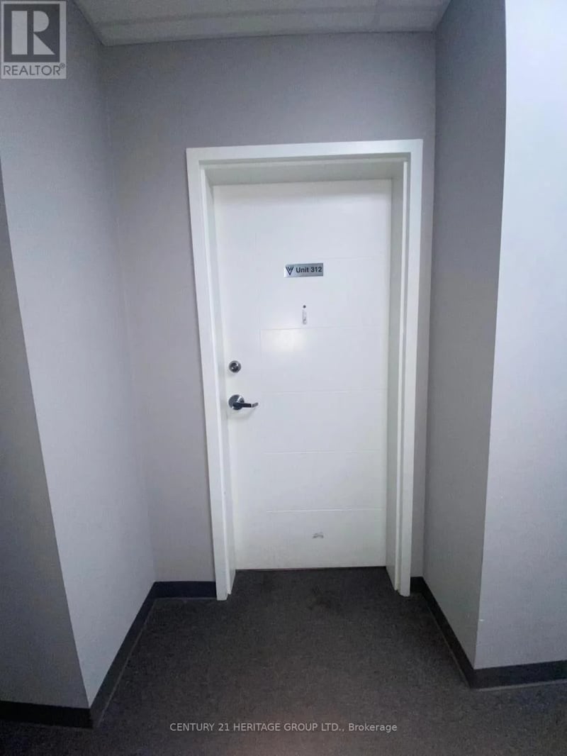 #312 253 Albert Street, Waterloo, Ontario, N2L0G3, Waterloo, Ontario — photo 1 of 5