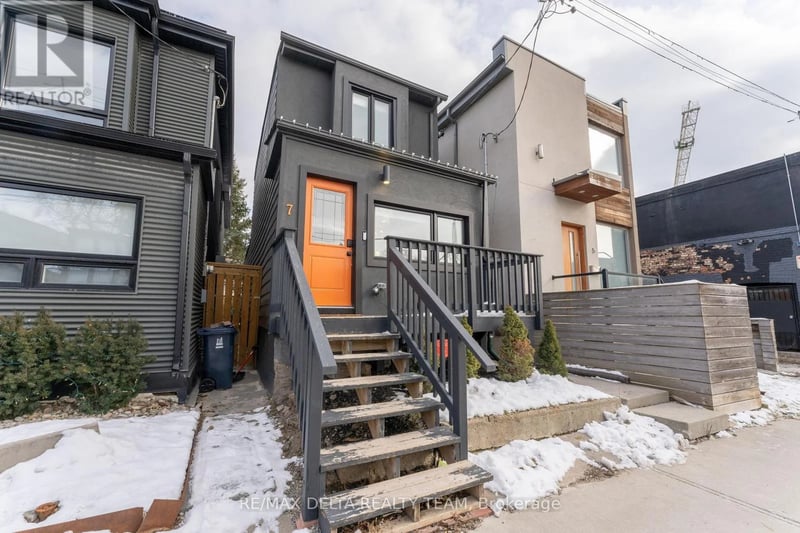 7 Craven Road, Toronto (Greenwood-Coxwell), Ontario, M4L2Z4, Toronto (Greenwood-Coxwell), Ontario — photo 1 of 5