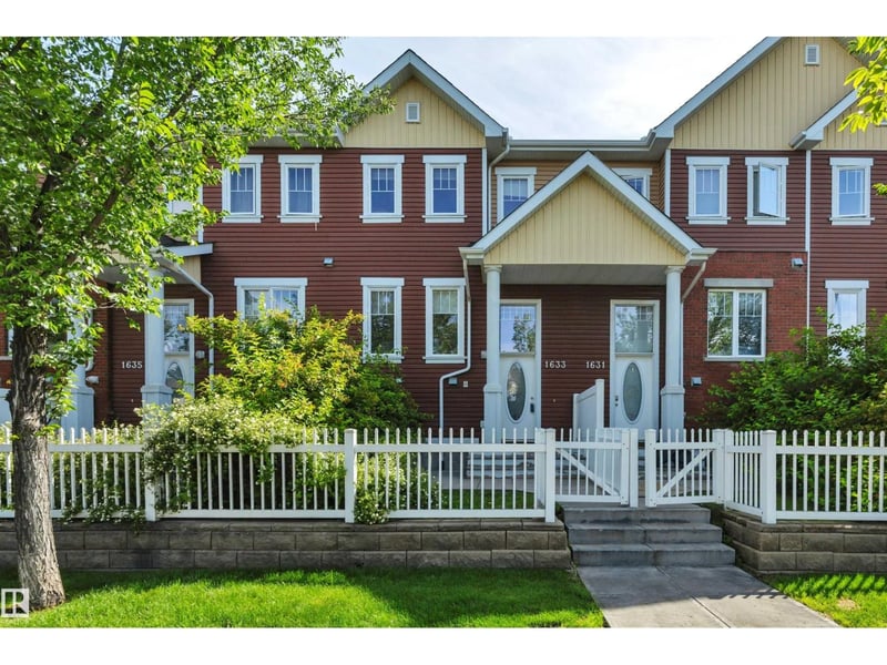 1633 Towne Centre BV NW, Edmonton, Alberta, T6R0S3, Edmonton, Alberta — photo 1 of 5