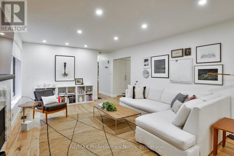 225 Blanchard Street West, Gravenhurst (Muskoka (S)), Ontario, P1P1A8, Gravenhurst (Muskoka (S)), Ontario — photo 1 of 5