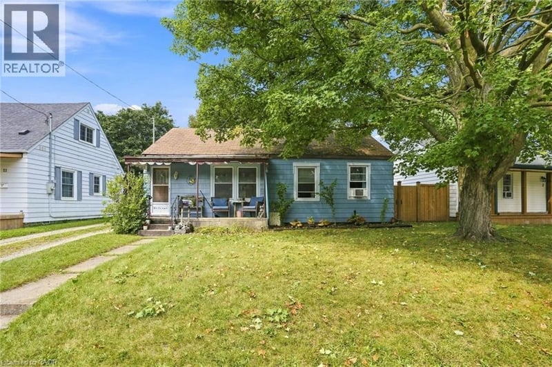 9 LANCASTER Avenue, Brantford, Ontario, N3T5E5, Brantford, Ontario — photo 1 of 5