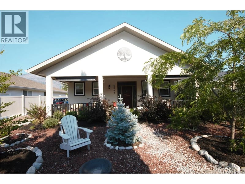 6941 MEADOWS Drive, Oliver, British Columbia, V0H1T4, Oliver, British Columbia — photo 1 of 5