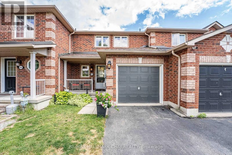 2035 Swan Street, Innisfil (Alcona), Ontario, L9S0B5, Innisfil (Alcona), Ontario — photo 1 of 5