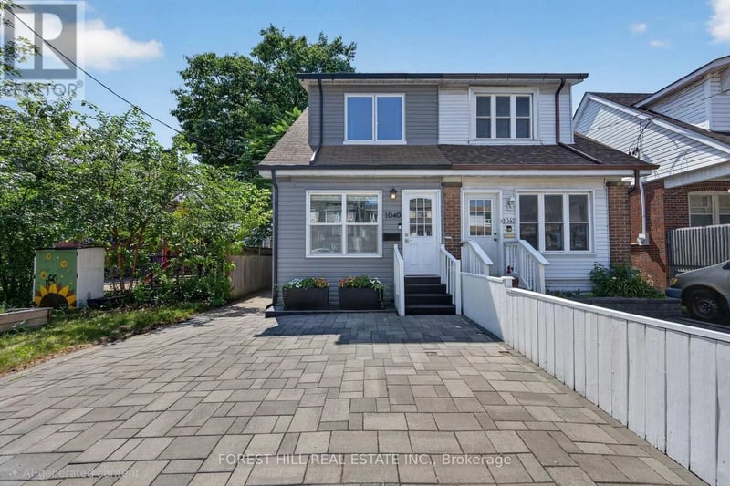 1040 Woodbine Avenue, Toronto (Danforth), Ontario, M4C4C4, Toronto (Danforth), Ontario — photo 1 of 5