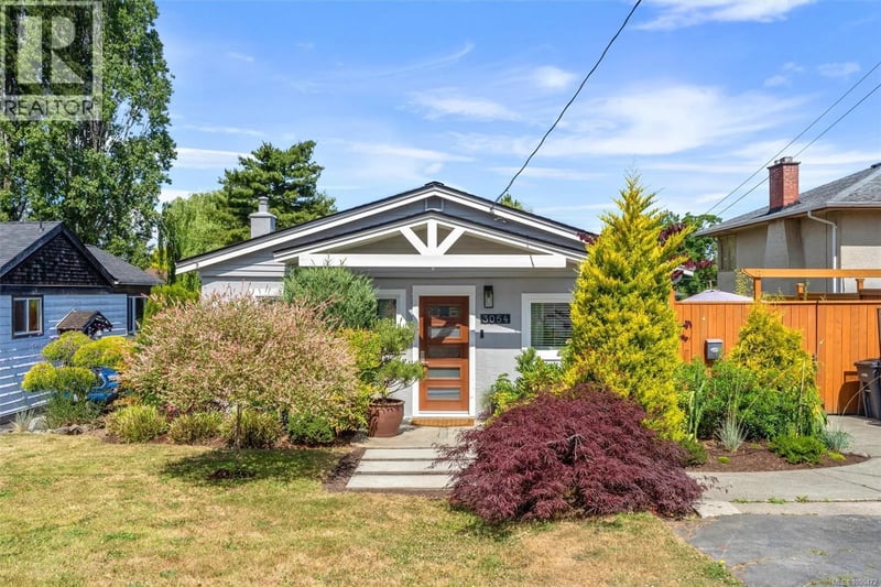 3054 Millgrove Street, Saanich, British Columbia, V9A1X5, Saanich, British Columbia — photo 1 of 5