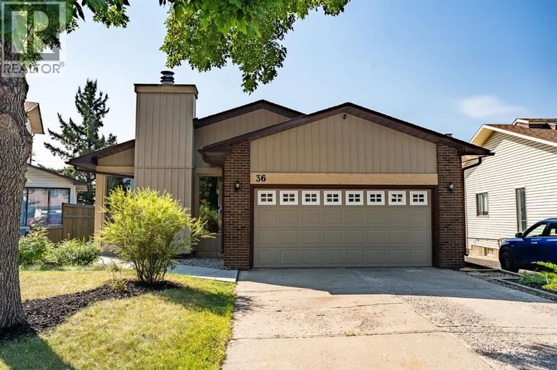 36 Berkley Place Northwest, Calgary, Alberta, T3K1A7, Calgary, Alberta — photo 1 of 5