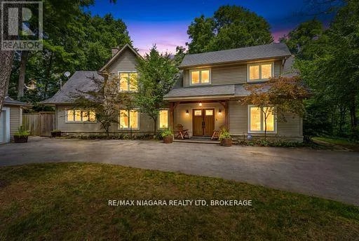 429 Ridge Road East, Grimsby (Grimsby Escarpment), Ontario, L0R1B2, Grimsby (Grimsby Escarpment), Ontario — photo 1 of 5