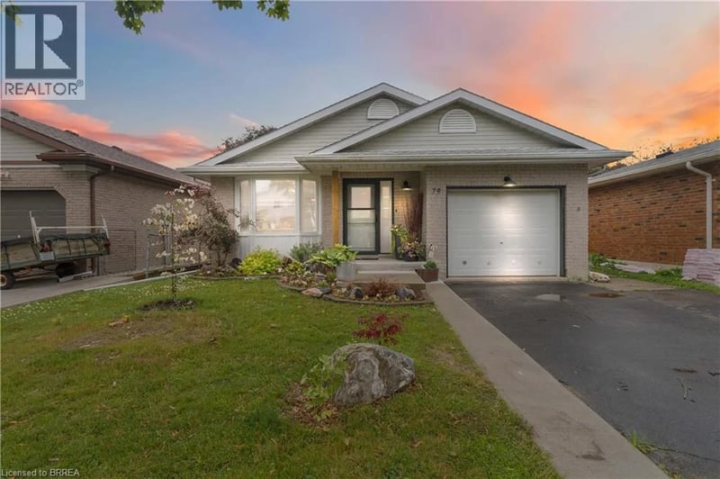 79 DONLY Drive South, Simcoe, Ontario, N3Y5H1, Simcoe, Ontario — photo 1 of 5