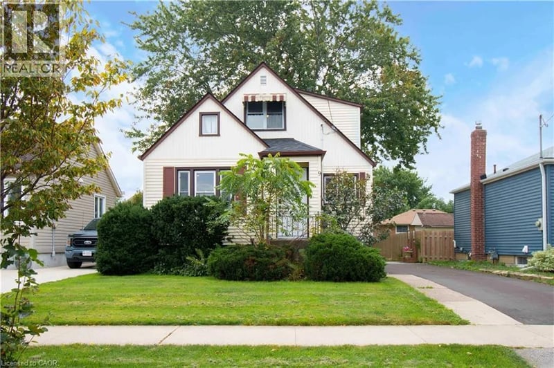 9 BRIDGE Street, St. Catharines, Ontario, L2S2V7, St. Catharines, Ontario — photo 1 of 5