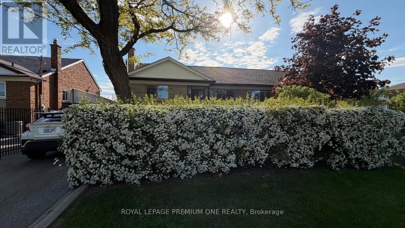 73 KANARICK Crescent, Toronto (Glenfield-Jane Heights), Ontario, M3L1P3, Toronto (Glenfield-Jane Heights), Ontario — photo 1 of 5