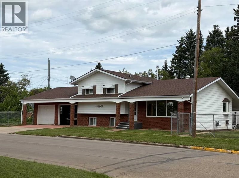 4844 57 Avenue, High Prairie, Alberta, T0G1E0, High Prairie, Alberta — photo 1 of 5