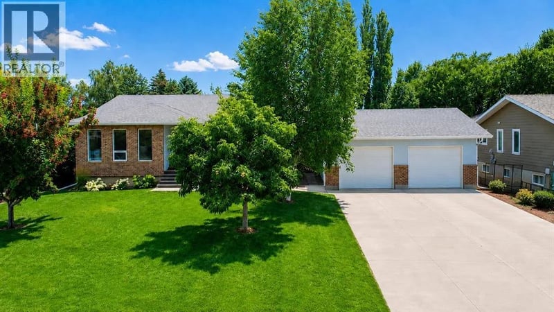 80 250 E, Raymond, Alberta, T0K2S0, Raymond, Alberta — photo 1 of 5